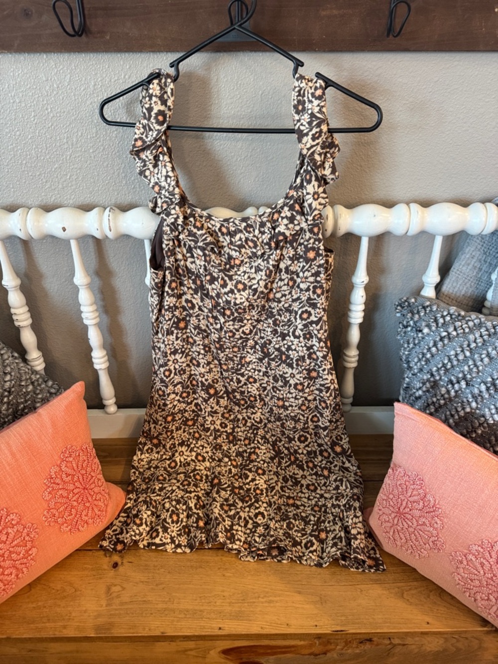 Sadie & Sage NWT Brown and Cream Floral Ruffle Mini Dress